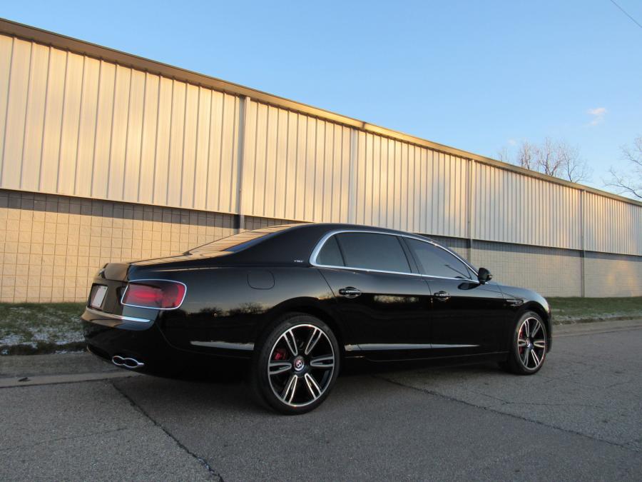  Bentley Flying Spur V8 S 2017 года  (фото 7 из 154)